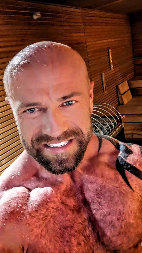 Stefan König in einer Sauna
